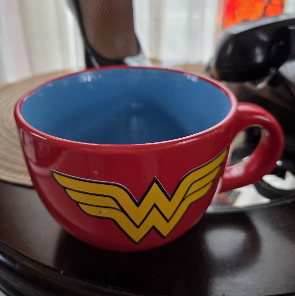 Wonder Woman Large 24oz Mug